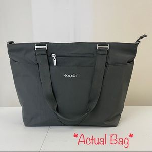 Baggalinni Avenue Tote.  Barely used.  Great bag!